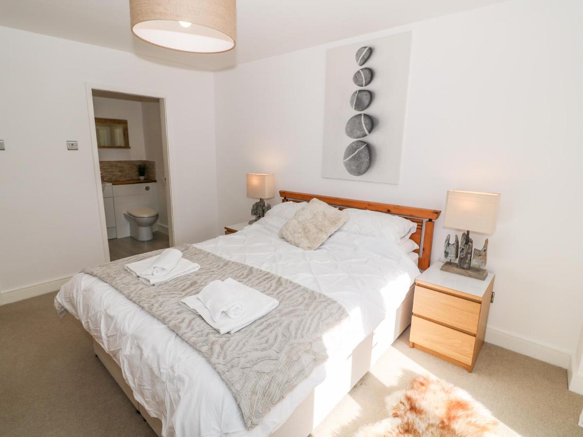 Bay View Villa Holyhead Ngoại thất bức ảnh