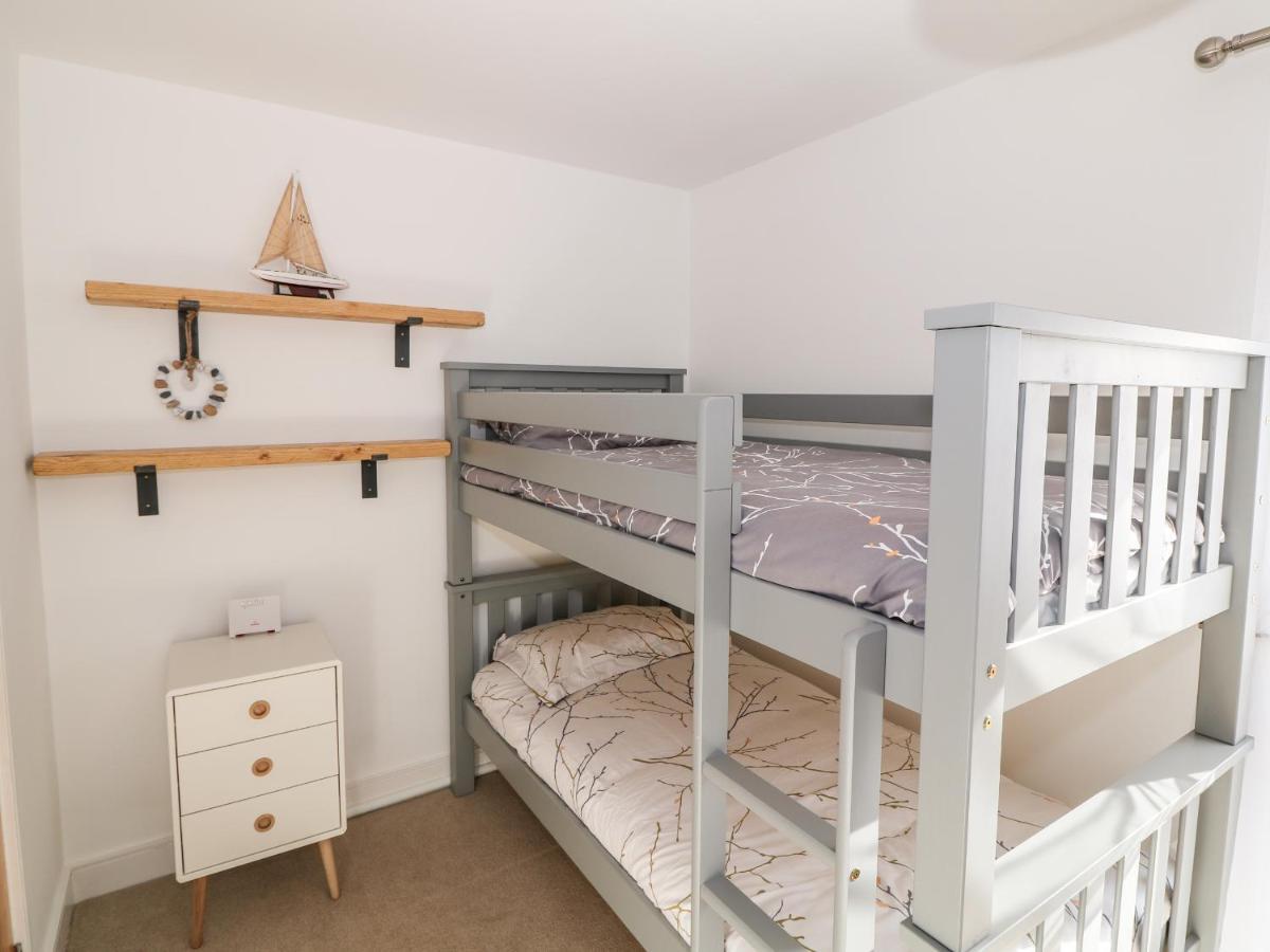 Bay View Villa Holyhead Ngoại thất bức ảnh