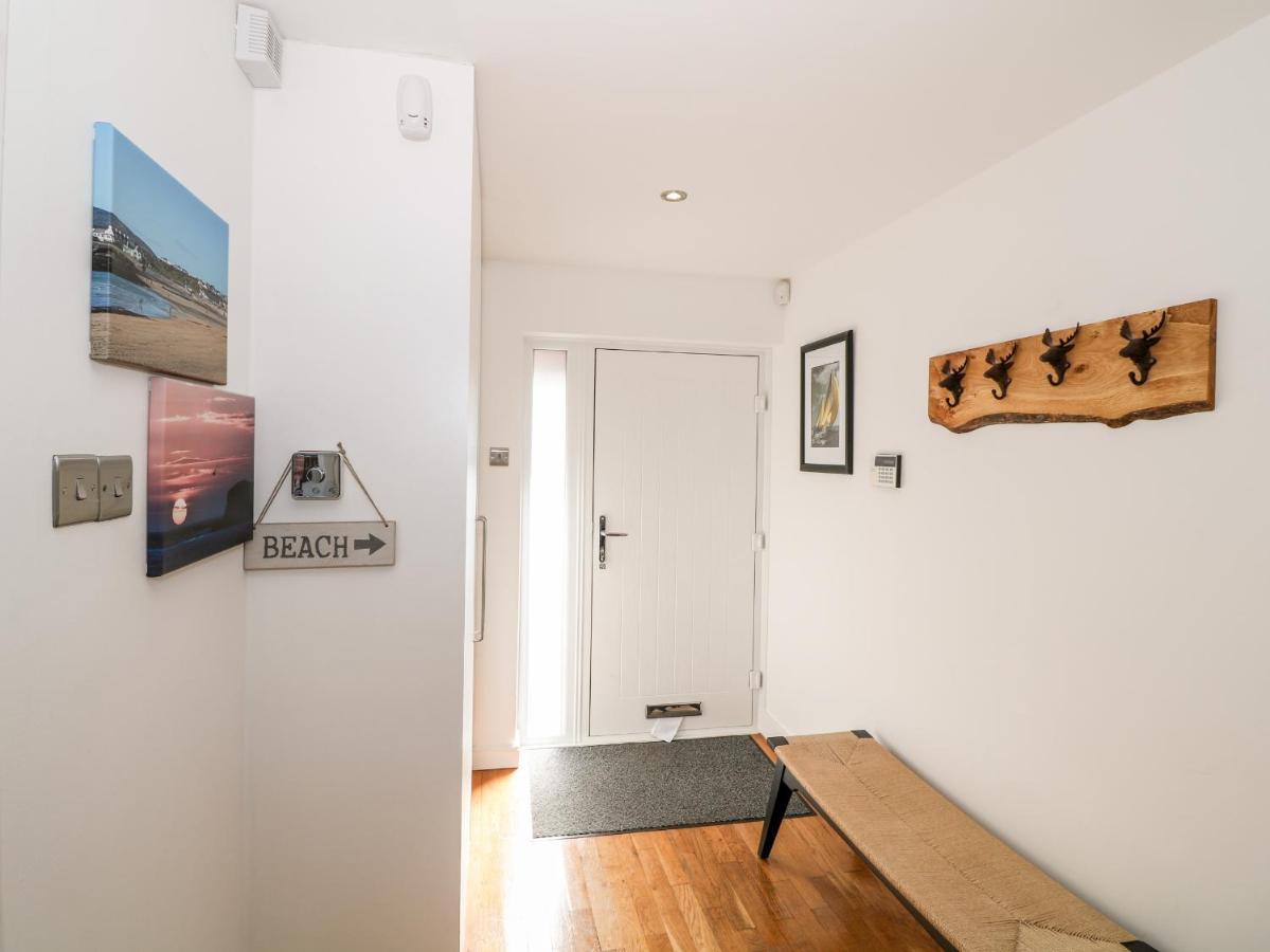 Bay View Villa Holyhead Ngoại thất bức ảnh