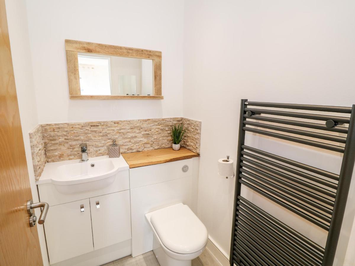 Bay View Villa Holyhead Ngoại thất bức ảnh